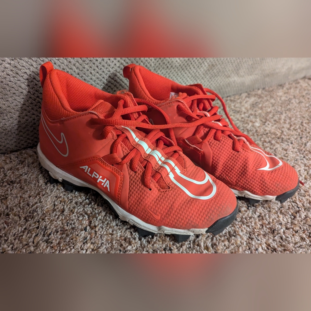 Nike boys cleats size 5.5